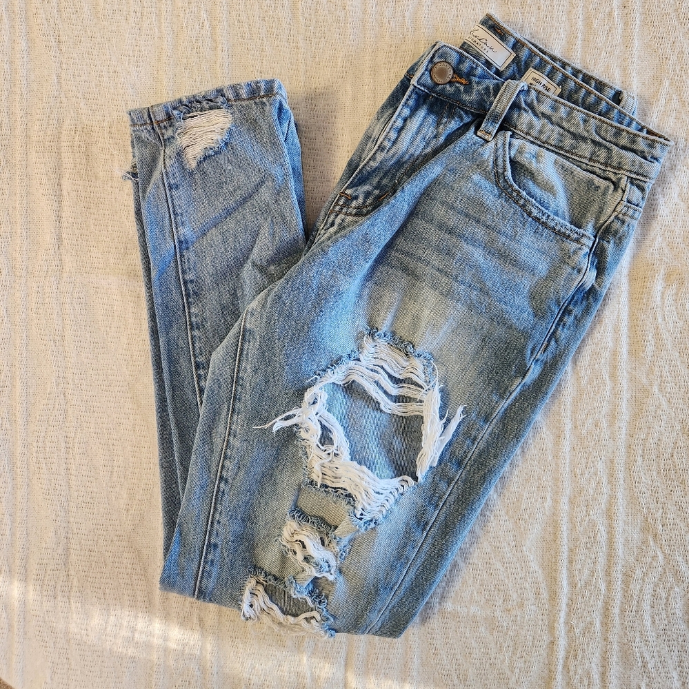 Size 25 KanCan Distressed Jeans